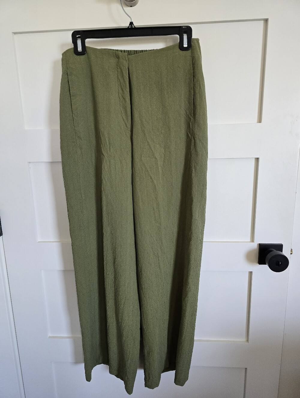 Citron Silk Pants. Size Med. NWT.